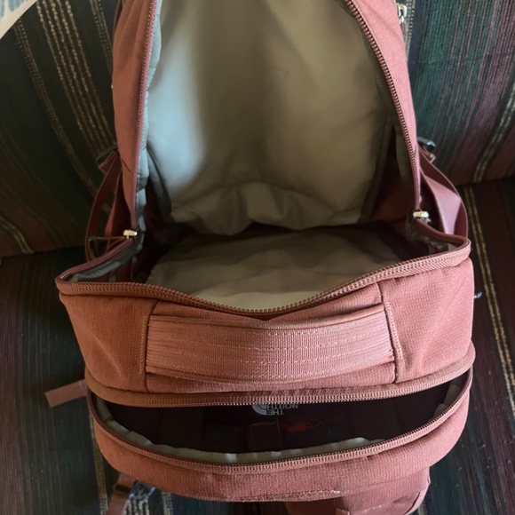 The North Face Recon Backpack - Picture 3 of 7